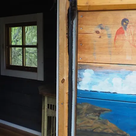 Kemping Rentukka - Saehkoettoemaet Yoepymismoekit - Off-grid Saris