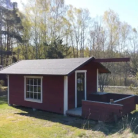 Rentukka - Saehkoettoemaet Yoepymismoekit - Off-grid Saris