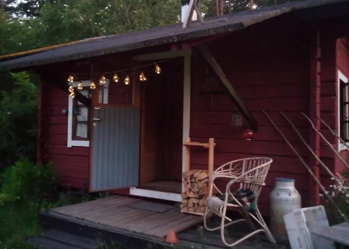 Rentukka - Saehkoettoemaet Yoepymismoekit - Off-grid * Saris