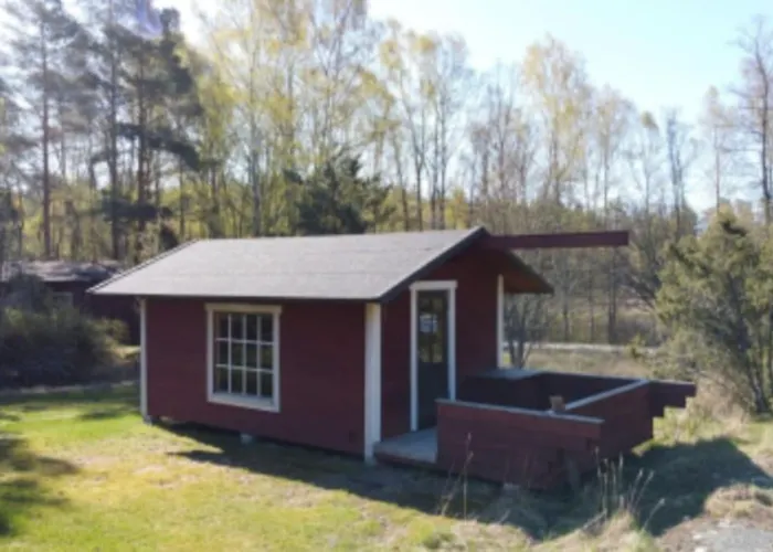 Rentukka - Saehkoettoemaet Yoepymismoekit - Off-grid Saris