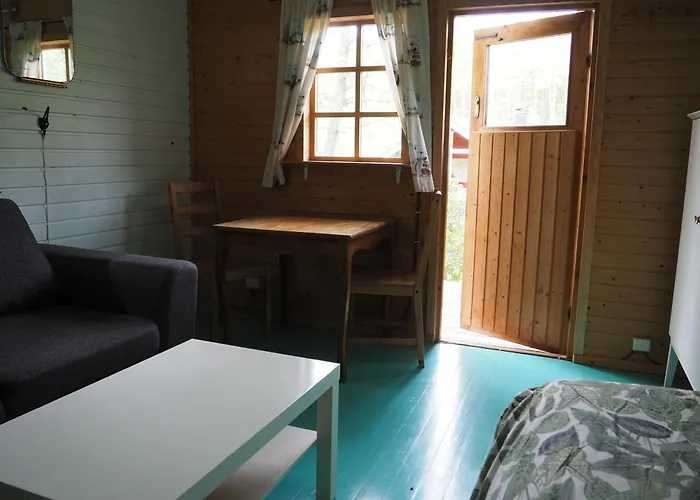 Rentukka - Saehkoettoemaet Yoepymismoekit - Off-grid אתר קמפינג